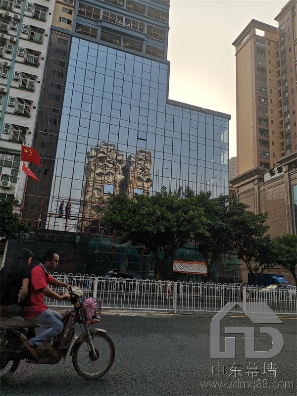 鋁板幕墻建筑與傳統(tǒng)建筑的區(qū)別？